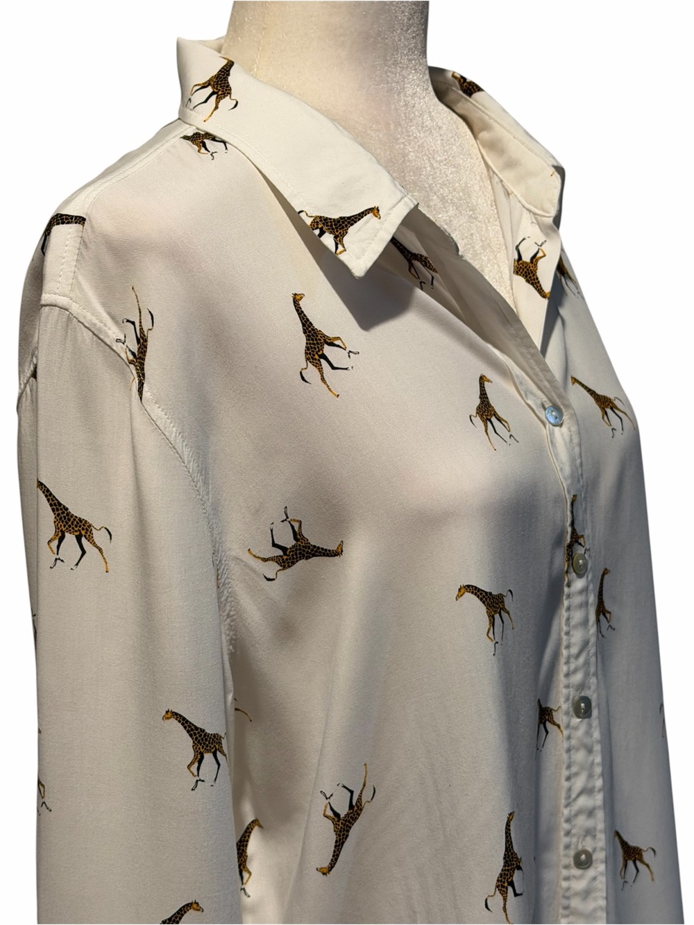 Jane + Delancey White Giraffe Print Button Down Blouse Top Animal Print Size XL - Picture 3 of 16